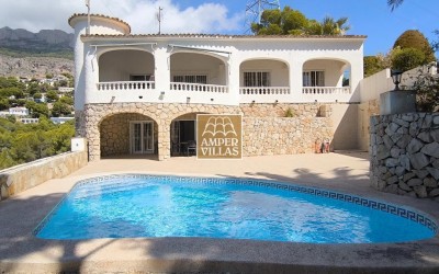Beautiful and spacious Mediterranean villa with large terraces.